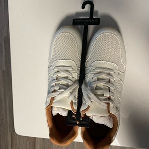 Banana republic sneakers size women’s 8